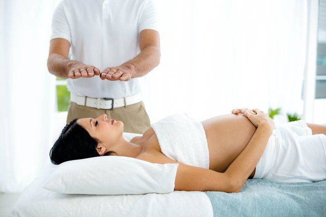 Массаж для беременных, пренатальный массаж