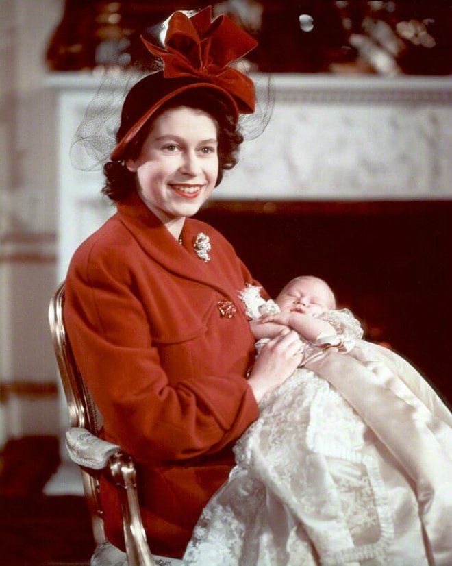 Елизавета II с принцем Чарльзом /   Instagram  @britishmonarchy