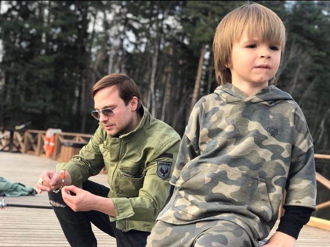 Делай, как я: Алексей Чадов воспитывает сына своим примером