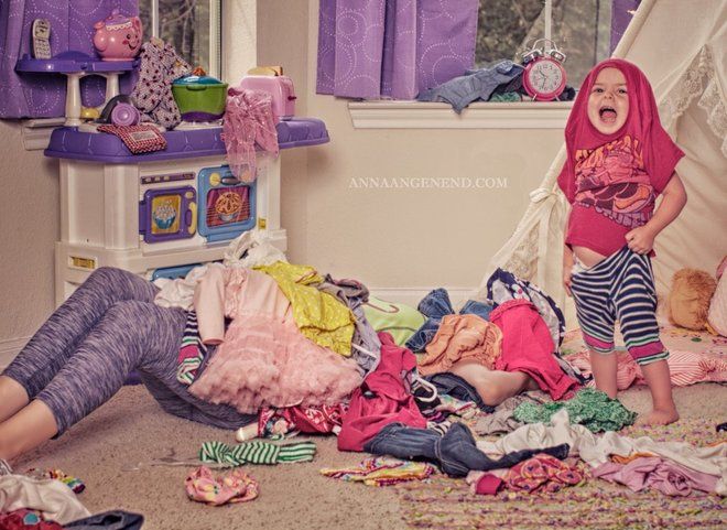Это безумие: фотограф показала будни мамы, у которой нет няни