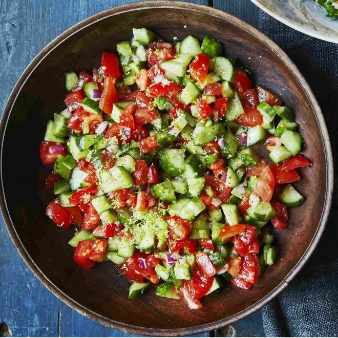 Салат из овощей из кулинарной книги Меган Маркл