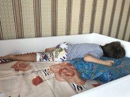 Урааа, спит в кровати 😬😁 Урааа, спит в кровати 😬😁