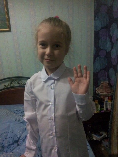 В чём ходят ваши девочки в 1 классе? В чём ходят ваши девочки в 1 классе?