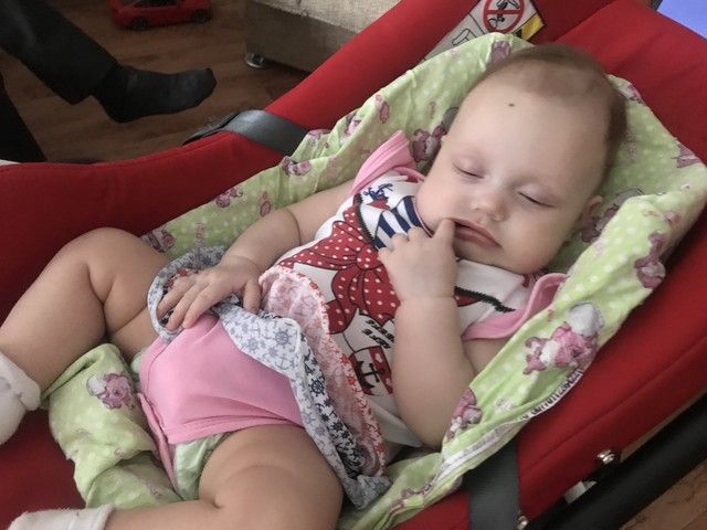 Наигралась, нагулялась, мама положила Наигралась, нагулялась, мама положила