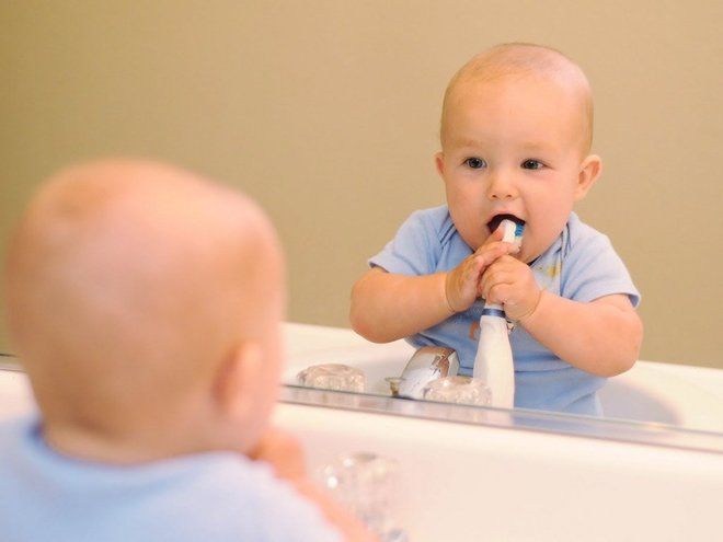Мама-педиатр советует, как правильно чистить детям зубы