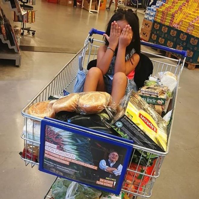 Ребенок в супермаркете