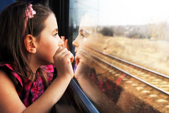 чем занять ребенка в поезде