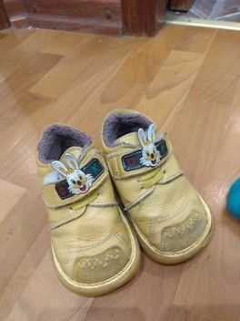 Отдам обувь недорого:) Отдам обувь недорого:)