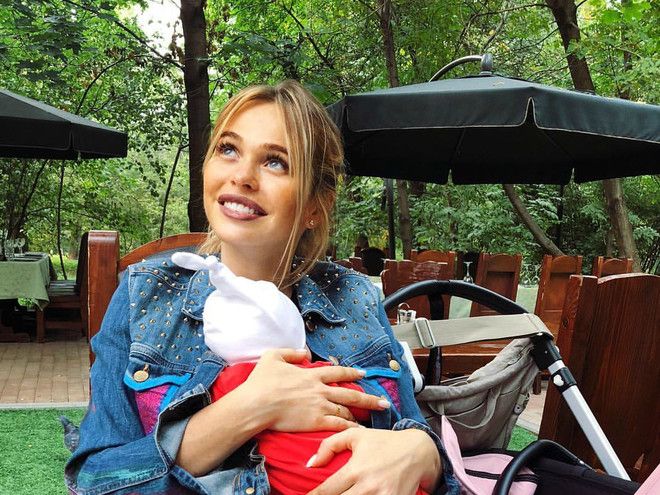 Анна Хилькевич сделала 1,5-месячной дочке две прививки Анна Хилькевич сделала 1,5-месячной дочке две прививки