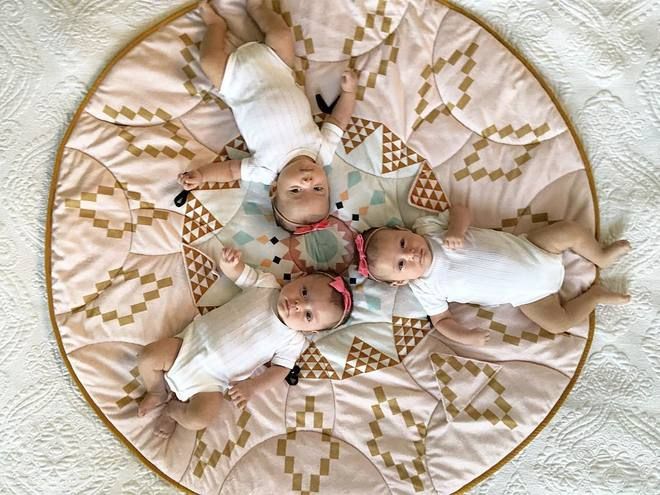 Трижды милота: мама тройняшек показывает их будни