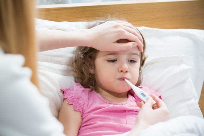 Доктор Комаровский рассказал, как нельзя сбивать у ребенка высокую температуру