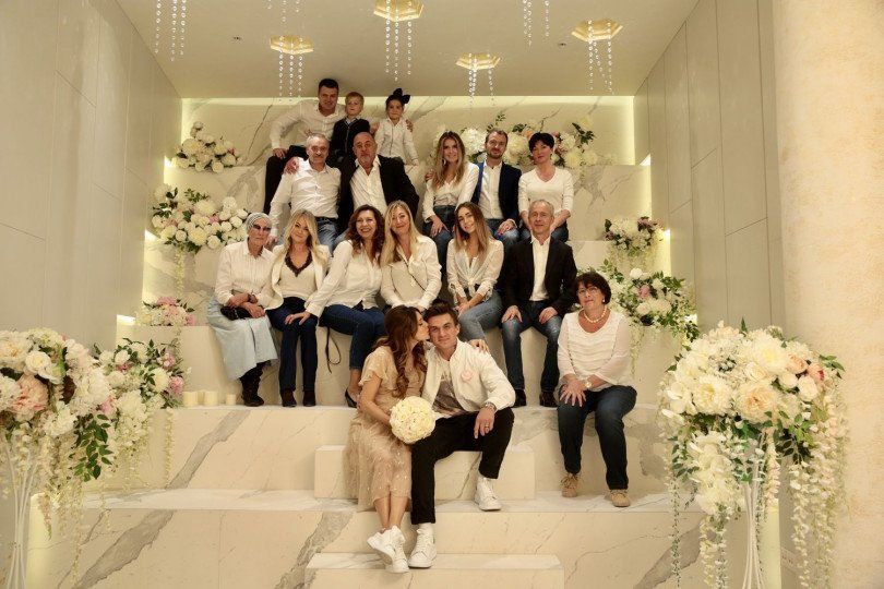 Регина Тодоренко и Влад Топалов показали фото со своей секретной свадьбы