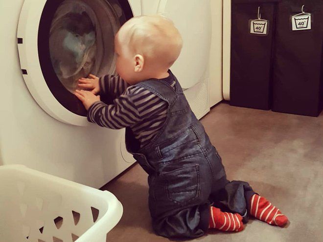 Совет дня: с двух лет учите ребенка помогать вам в уборке