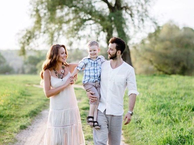 Денис Клявер с женой и младшим сыном