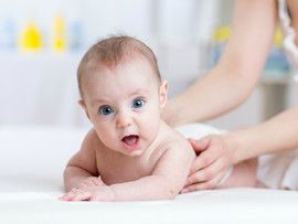 Хиты Сети: 2 видео массажа для малыша